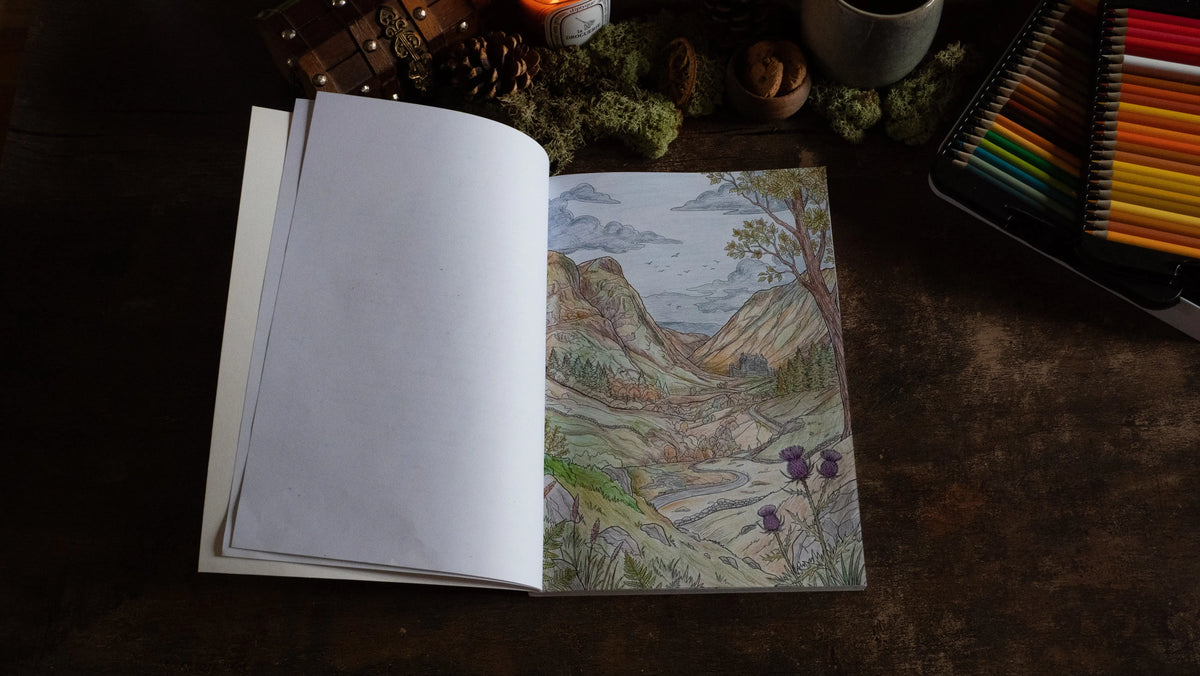 Édition papier Coloriage romantique pour adultes – Écosse du 18e siècle (Précommande) Le Grimoire de Geillis